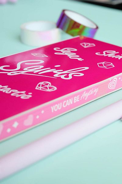 Victoria's Journals SGirls Σκληρό εξώφυλλο Αχρονολόγητο Planner Αγγλικά 9x18,5 cm 100gr. 160 Σελίδες