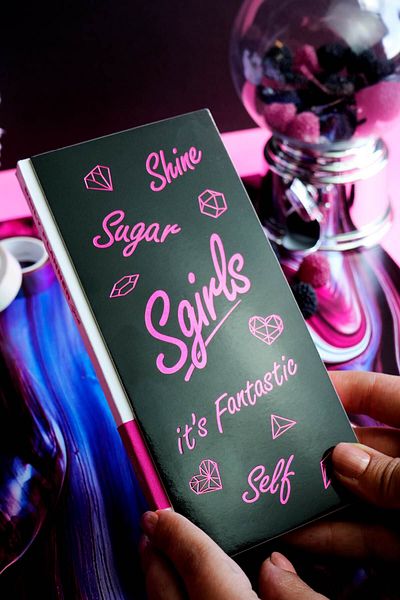 Victoria's Journals Sgirls Hard Cover Undated Planner English 9X18,5 cm 100Gr. 160 Pages