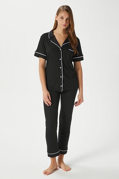 Ritnice Set de pijamale Vanessa, din viscoză, cu mânecă scurtă, cu nasturi în față, cu nervuri, cu fundul negru