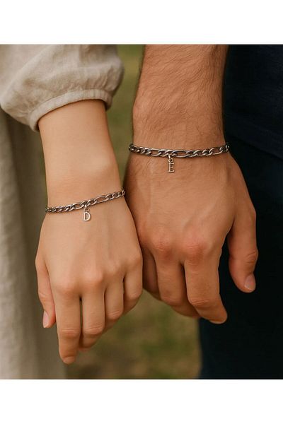 pofudukcase 2Pcs Unisex Tarnish Free Steel Silver Letter Figaro Chain Bracelet (2 Pieces Dear Friendship Bracelet