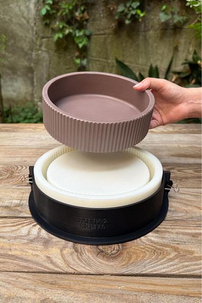RufusConcept Fanny 2 Silicone Cup Mold with Serrated Pulley