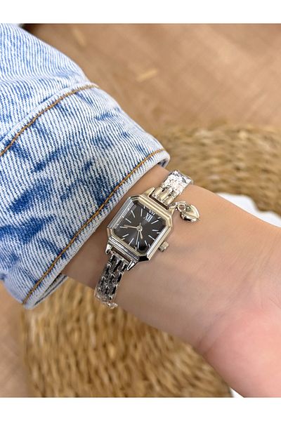 LOOQ Minimal Roman Numeral Vintage Women's Wristwatch