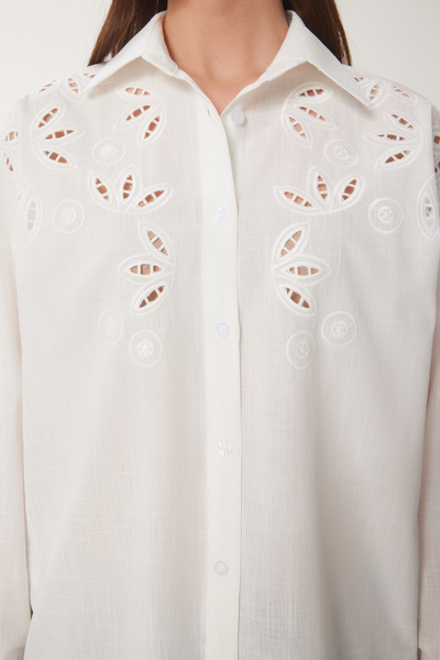 Happiness İstanbul Damen-Hemd aus Leinen mit Knochengeflecht-Stickerei DE00039