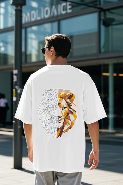 Trendyol Collection Ecru Oversize/szeroki wycięty tył z nadrukiem lwa, 100% bawełniany T-shirt TMNSS25TS00117