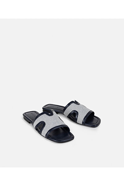 İpekyol Kontrast biyeli geniş bantlı terlik