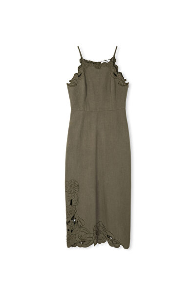 İpekyol İşlemeli halter yaka elbise