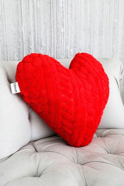 Fulla Moda Heart Plush Throw Pillow