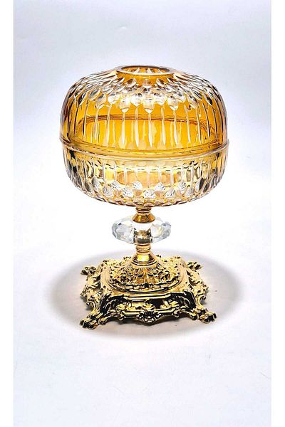 AKDEN Cut Decor Handcrafted Footed Glass Napkin Holder
