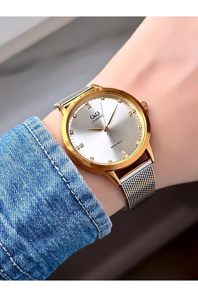 Q&Q Straw Cord Double Color Women's Wristwatch