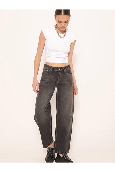 Coral Distressed Balloon Jeans Black