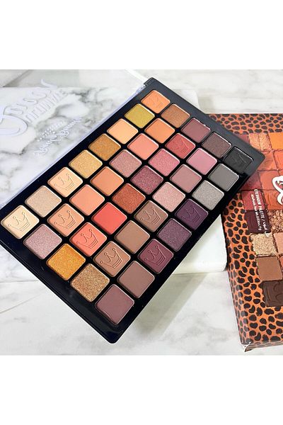 KWK KWK 40 Color Eyeshadow Palette - Unlimited Variety