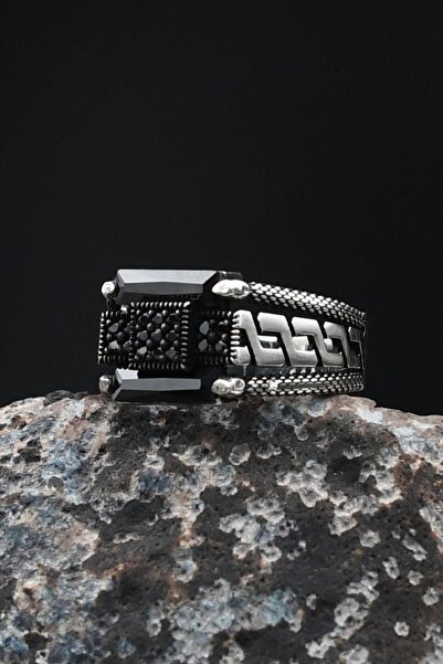 Prestige Pençe Figürlü Siyah Baget Taşlı 925 Ayar Gümüş Erkek Yüzüğü 901719