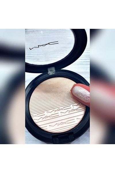 M.A.C Rozjasňujúci púder MAC Extra Dimension Skinfinish Lumiere v odtieňi Double Gleam