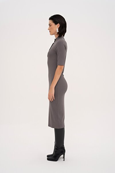 Genel Markalar Dik Düğmeli Yaka Slim Fit Uzun Gri Kadın Elbise