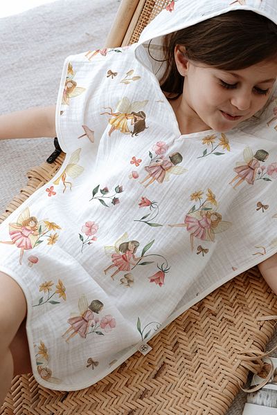 Tuğba Kuğu 4 Layer Muslin Poncho - Dancing Fairies