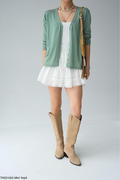CADDELAMODA Women's Basic V-Neck Buttoned Oversize Cardigan