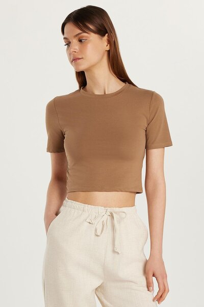 Tudors Γυναικεία μπλούζα με λεπτή εφαρμογή από βαμβακερή λαιμόκοψη σε καφέ χρώμα