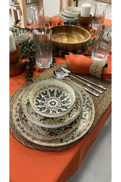 Decamor home Set of 6 Oval Straw Plates and Napkin Rings - American Service