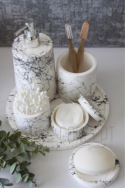 Ture Concept Black and White Patterned Bathroom Set
