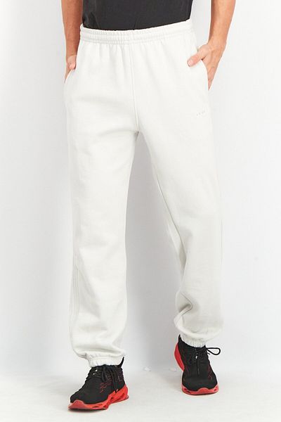 adidas Men Sportswear Fit Essential Logo Outdoor Sweatpants, Light Grey