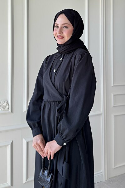 InStyle Λεπτομέρεια με κουμπιά σταυρωτά δεμένα Modal μαύρο φόρεμα