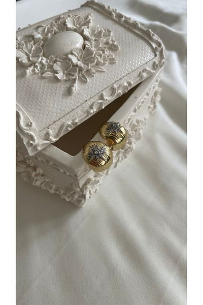 ZEYCE Gold North Star Detailed Tarnish Free Earrings