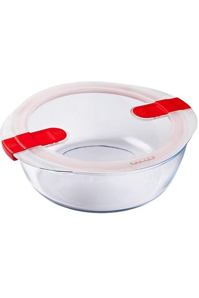 Pyrex Round casserole with lid