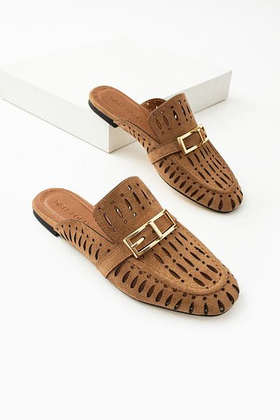 diclepolat Women's Suede Gold Buckle Detailed Flat Sole Daily and Comfortable Slippers Serez Tan