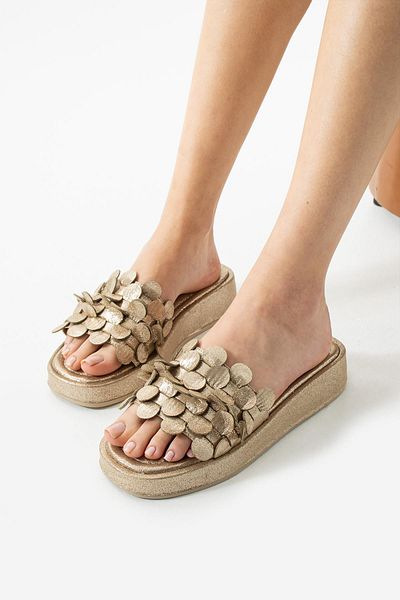 diclepolat Women's Tassel Detailed 4cm Thick Sole Slippers Gold Barly