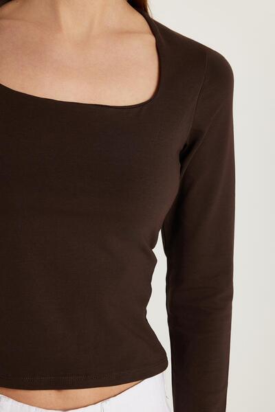 Tudors Γυναικεία Slim Fit Slim Fit τετράγωνη μπλούζα καφέ γιακά