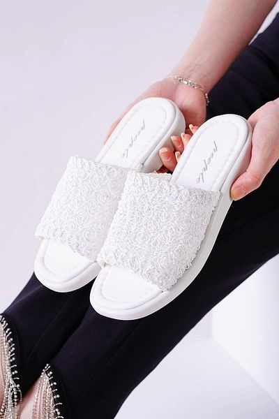ECENAZELA Claris White Knitted Slippers
