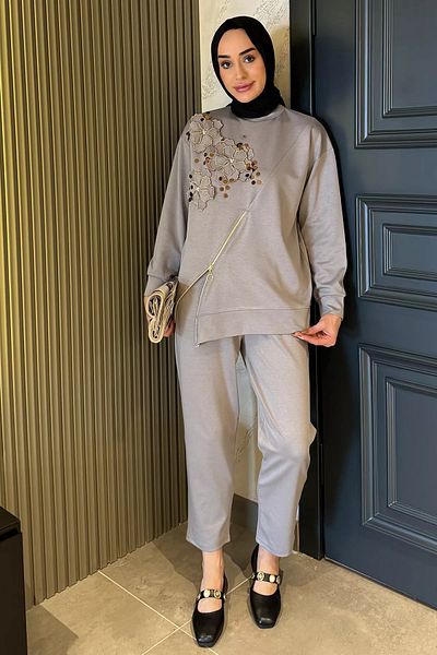 julude Set din două piese pantaloni de sport cu aplicații cu broderie hijab gri