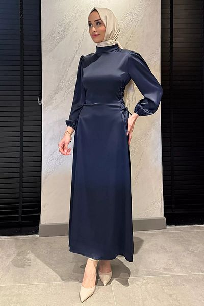 julude Γυναικείο βραδινό φόρεμα με μπλε ναυτικό με λεπτομέρεια από σατέν χιτζάμπ