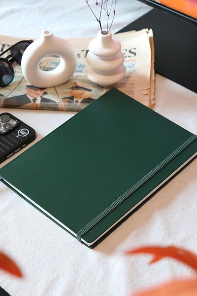 STOREMAX Седмичен дневен ред MUARTSHOP 2025 A4 (19x25см) Твърди корици, цвят слонова кост 100 гр. 871301