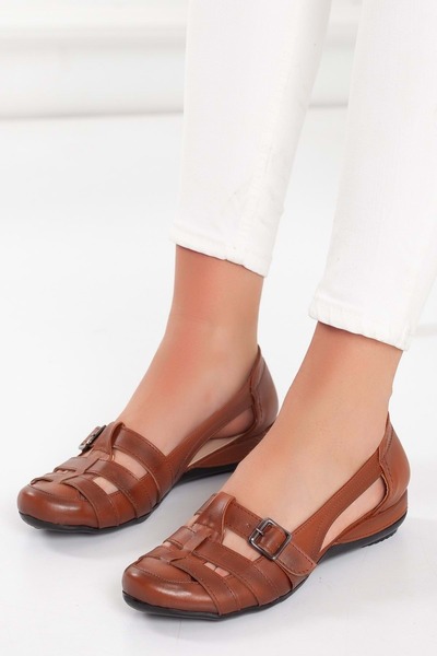 KCMN حذاء راقصة الباليه للسيدات بإبزيم من Ayakdaş TABA