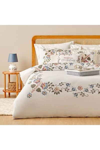 STOREMAX Mrttnca Maison Vintage Floral Patterned 100% Cotton Satin Duvet Cover Set, White, Double Size (Duvet Cover
