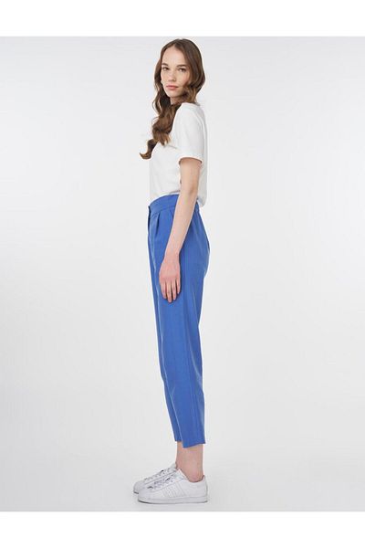 Kayra Pleated Lyocell Carrot Pants Indigo
