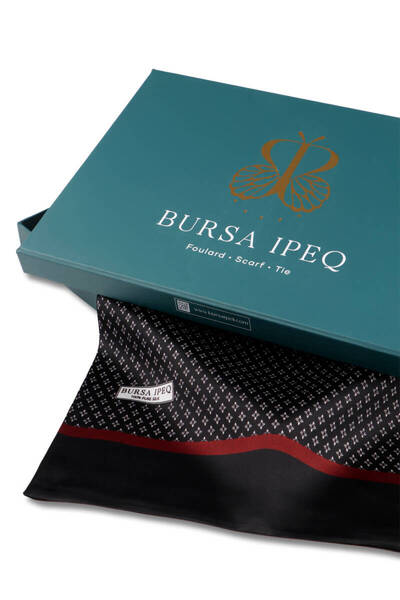 Bursa İpek Ανδρικό μεταξωτό κασκόλ με μαύρο σχέδιο