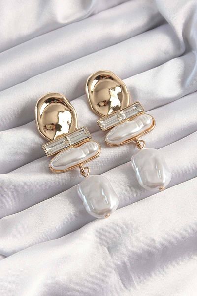 MELFSHOP Special Series Brass Gold Color White Pearl Stone Scrunch Model Earrings