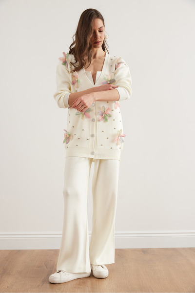 Olalook Жіночий білий трикотажний костюм з квітковим камінням, прикрашений зверху і знизу TKM19000345