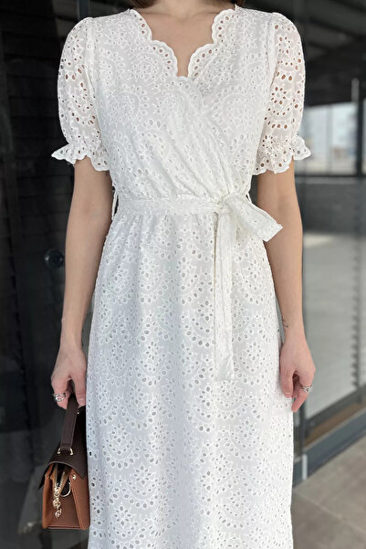 GÜLSELİ Κρεμ φόρεμα με διπλό γιακά με κορδόνια μέσης