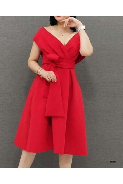 Modafeminen Сукня середньої довжини з поясом і плісировкою, червона581680