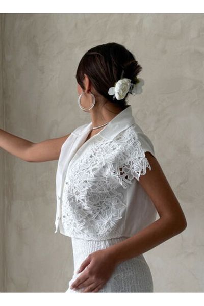Astrea Butik Design Guipure Stone Detail Crop Shirt