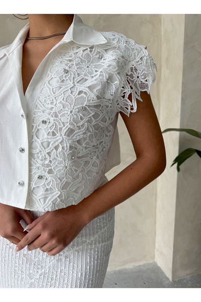 Astrea Butik Design Guipure Stone Detail Crop Shirt