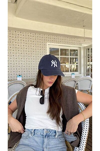 Moda Days قبعة بي بوز مطرزة باللون الأزرق الداكن للجنسين باللون الأبيض والتطر...