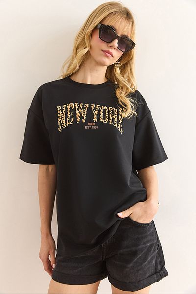 Olalook Women's Black Leopard New York Printed 2 Thread Comfortable Fit T-Shirt Tsh-19000849