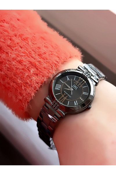Q&Q Women's Metal Band Wristwatch