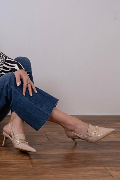 sovrana Gold Toka Detaylı Topuklu Ayakkabı Ten Rugan