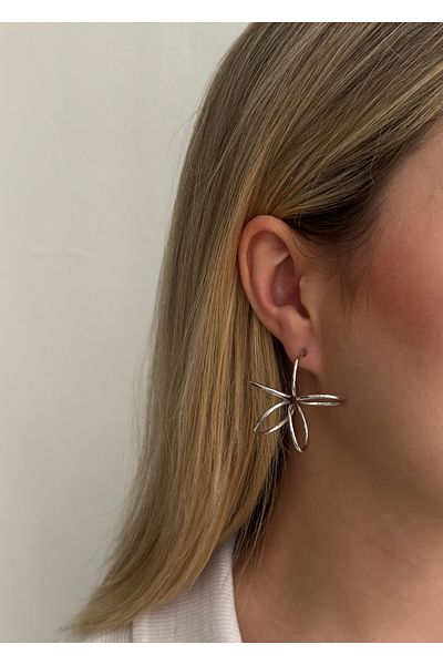 KİLİGİSTANBUL Wire Flower Earrings 4 cm
