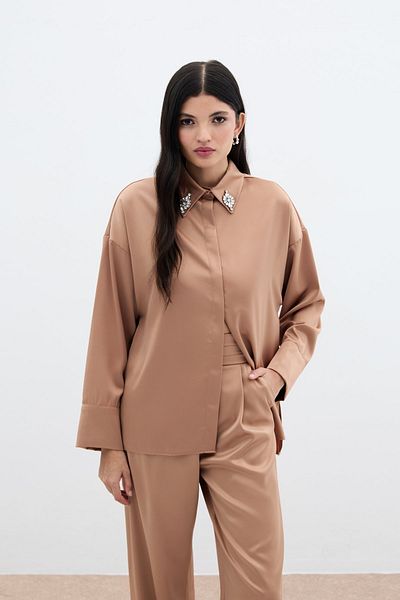 Sateen قميص بتفاصيل إكسسوارات - جملي
